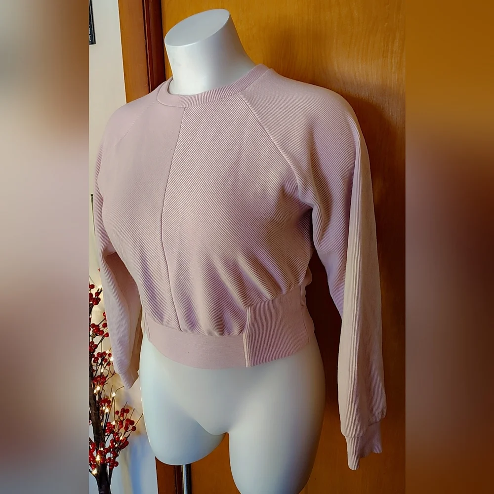 🌸 EXPRESS Pale Pink Geometric Long Sleeve Top – Size L 🌸 - Picture 5 of 8